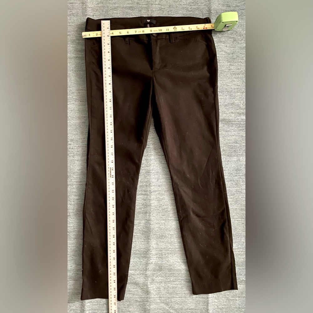 Gap True Black Skinny Pant.  Size 6R. Perfect used condition!
